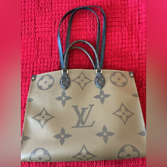 LOUIS VUITTON On The Go GM Large Monogram Tote w Original Dustbag and Bag - Picture 5 of 16